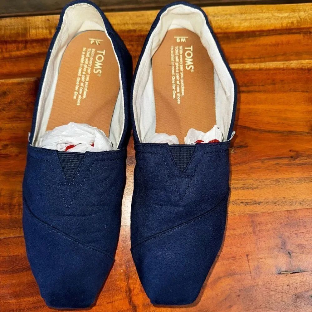 Authentic Tom's TOMS NAVY CANVAS WOMEN'S CLASSIC COMFORT SHOES sz women’s 9